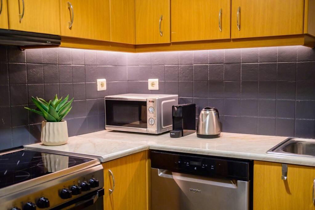 Boho Luxury 2 Bedroom Apartment, Acropolis Museum View เอเธนส์ ภายนอก รูปภาพ