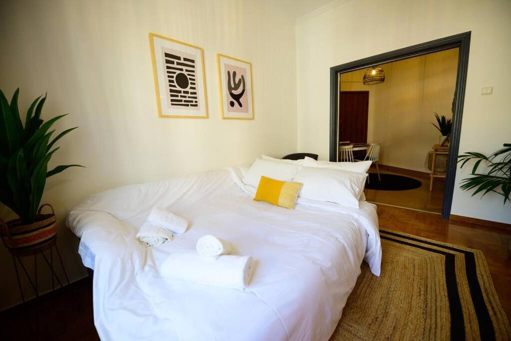 Boho Luxury 2 Bedroom Apartment, Acropolis Museum View เอเธนส์ ภายนอก รูปภาพ