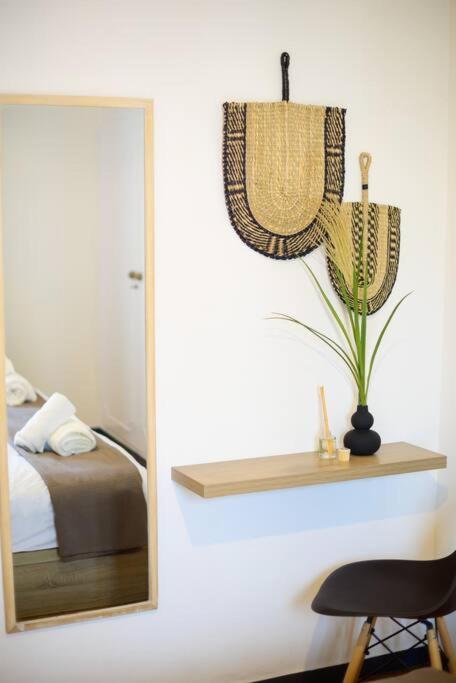 Boho Luxury 2 Bedroom Apartment, Acropolis Museum View เอเธนส์ ภายนอก รูปภาพ